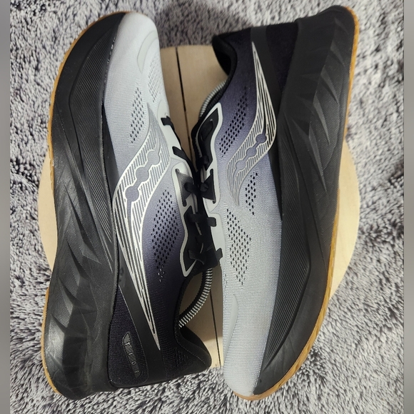 Saucony Tide 2 'Cloud Black' Running Shoes Men's Size 11 - Picture 5 of 9